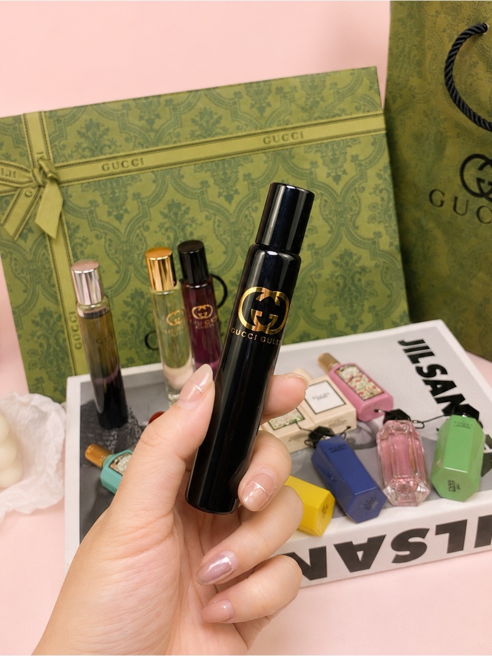 FLORA LUXURY MINI PERFUME & BEAUTY COLLECTION | GORGEOUS GIFT SET ๐ - Picture 6 of 6
